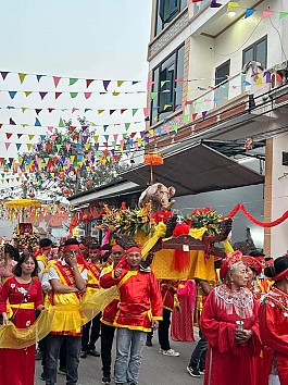 Tục rước “Lợn hóa Voi Gà hóa Phượng” làng Thụy Ứng